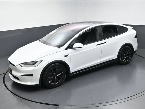 Used 2023 Tesla Model X AWD/4WD image 39