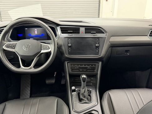 Used 2023 Volkswagen Tiguan SE FWD image 15