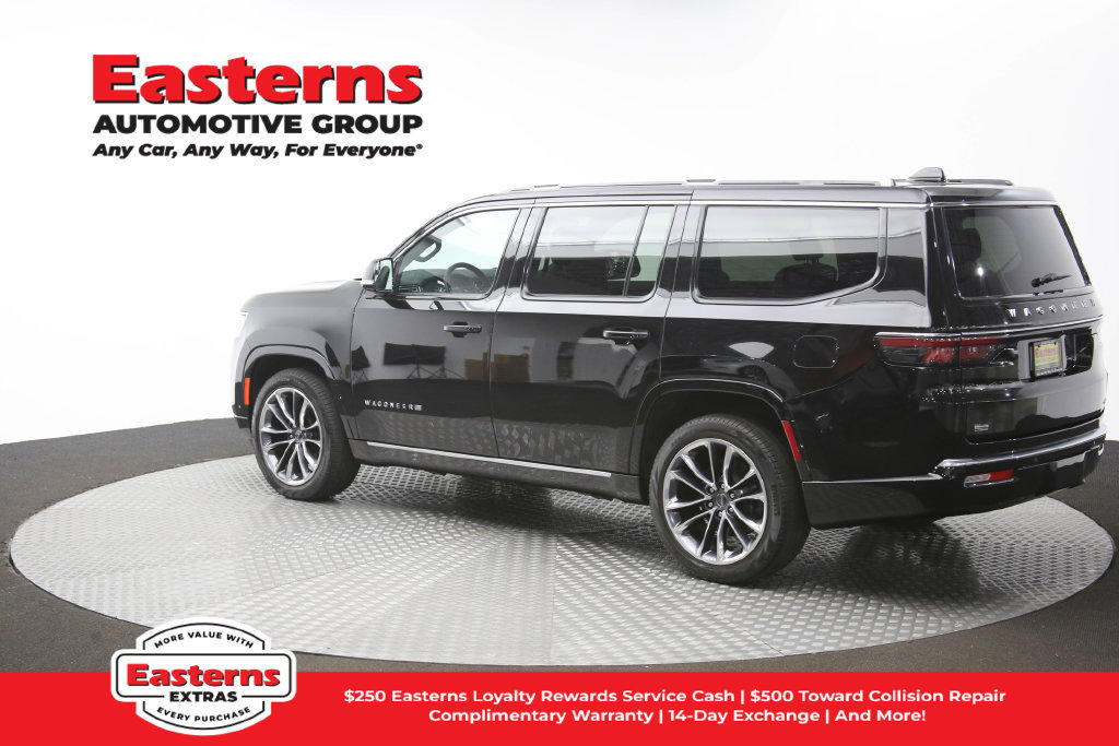 Used 2024 Jeep Wagoneer Series III w/ Premium Group I AWD/4WD image 71