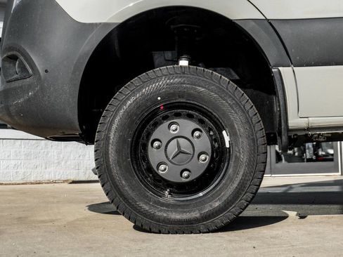 Used 2025 Mercedes-Benz Sprinter 144 Cargo image 5