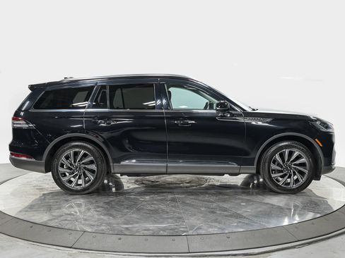Used 2025 Lincoln Aviator AWD image 8
