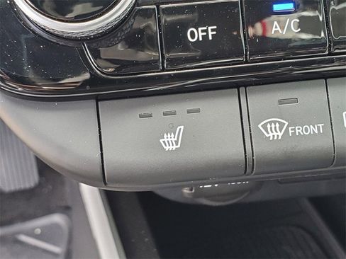 Used 2025 Hyundai Elantra Limited image 34