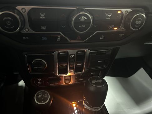 Used 2024 Jeep Wrangler Unlimited Rubicon 4xe image 20