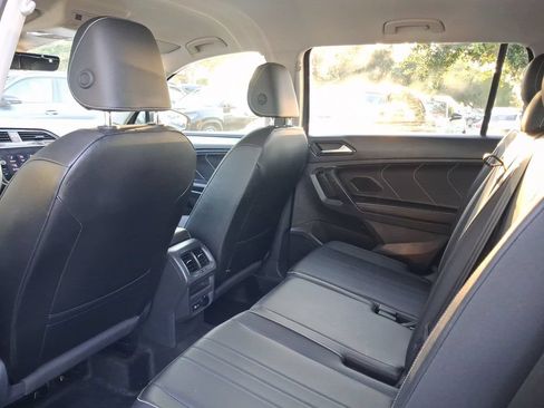 Used 2024 Volkswagen Tiguan SE FWD image 7