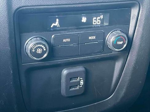 Used 2022 Buick Enclave Essence w/ Sport Touring Edition image 14