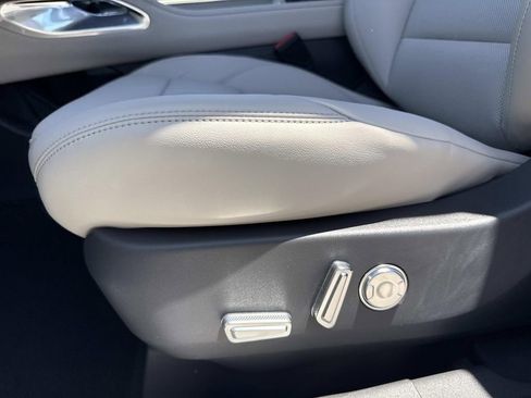 New 2026 Lincoln Nautilus Premier AWD/4WD image 20
