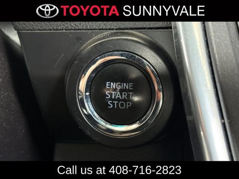 Used 2017 Toyota Camry SE w/ Moonroof Package FWD image 26
