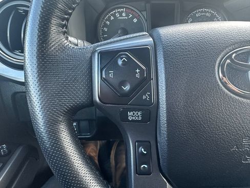 Used 2022 Toyota Tacoma TRD Off-Road w/ Black Out Package (TMS) AWD/4WD image 17