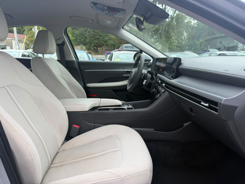 Used 2024 Hyundai Sonata SEL FWD image 17