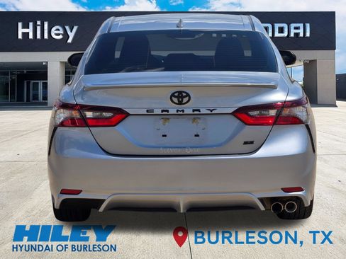 Used 2024 Toyota Camry SE FWD image 6