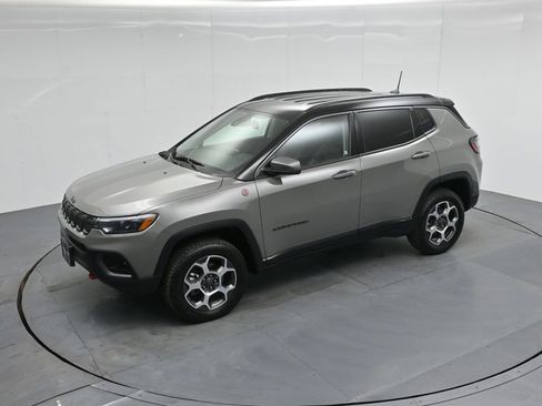 Used 2022 Jeep Compass Trailhawk w/ Trailhawk Elite Group image 43