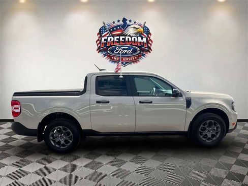 Used 2025 Ford Maverick XLT w/ Equipment Group 301A AWD/4WD image 3
