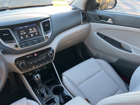 Used 2018 Hyundai Tucson SEL image 21