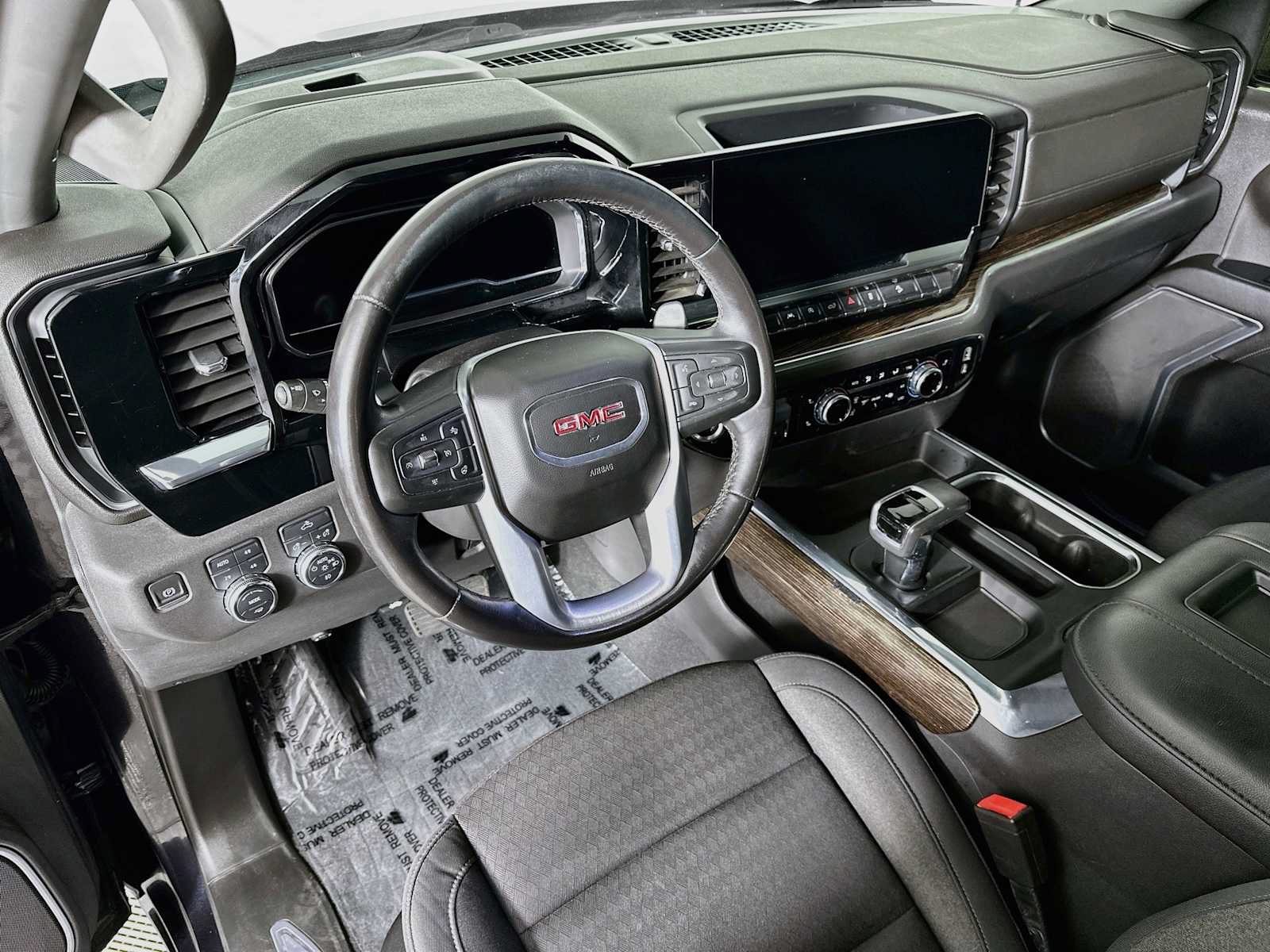 Used 2022 GMC Sierra 1500 Elevation w/ X31 Off-Road Package AWD/4WD image 4