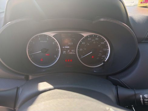 Used 2024 Nissan Versa S w/ S Plus Package image 4