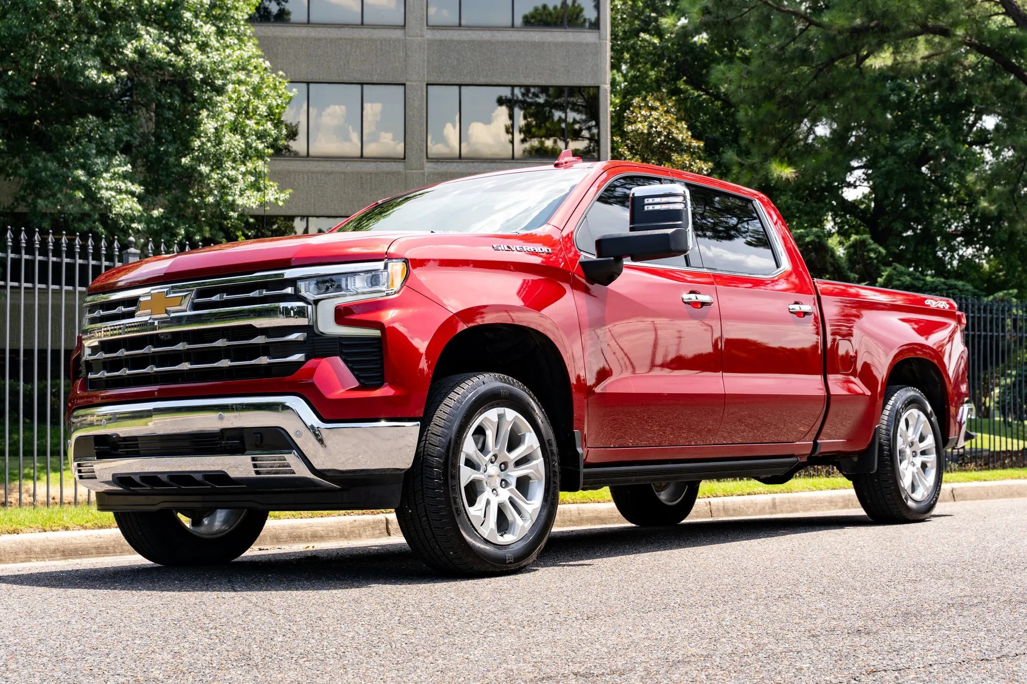 Used 2024 Chevrolet Silverado 1500 LTZ AWD/4WD image 1