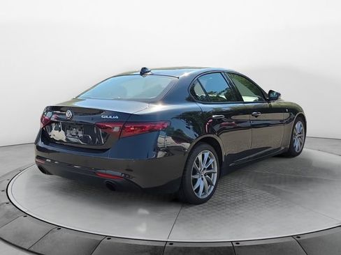 Used 2022 Alfa Romeo Giulia Ti AWD/4WD image 5