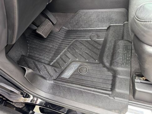 Used 2020 Cadillac Escalade ESV Premium Luxury image 19