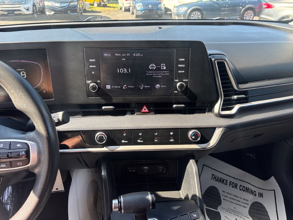 Used 2023 Kia Sportage LX AWD/4WD image 18