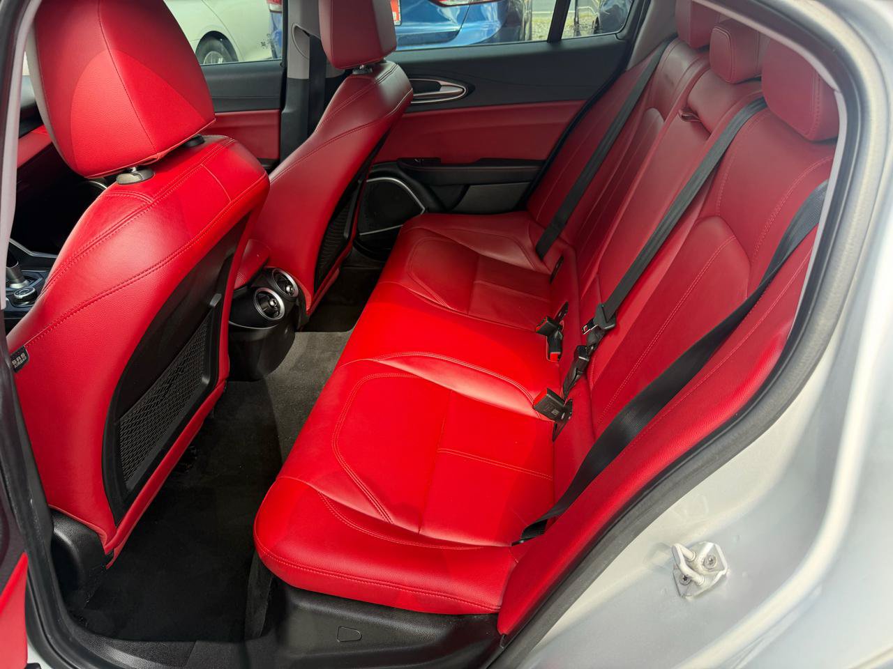Used 2019 Alfa Romeo Giulia AWD image 12