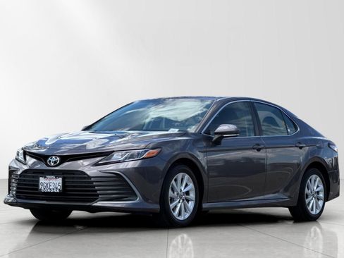 Used 2023 Toyota Camry LE w/ Convenience Package image 8