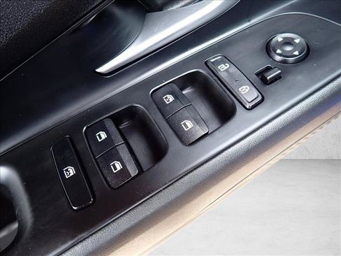 Used 2023 Hyundai Elantra SEL FWD image 8
