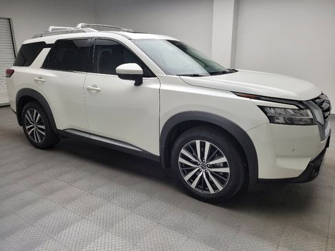 Used 2022 Nissan Pathfinder Platinum w/ Cargo Package AWD/4WD image 11