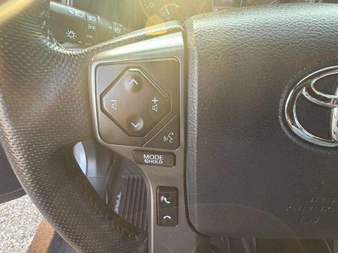 Used 2020 Toyota Tacoma TRD Sport AWD/4WD image 25