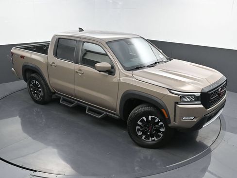 Used 2022 Nissan Frontier PRO-4X AWD/4WD image 32