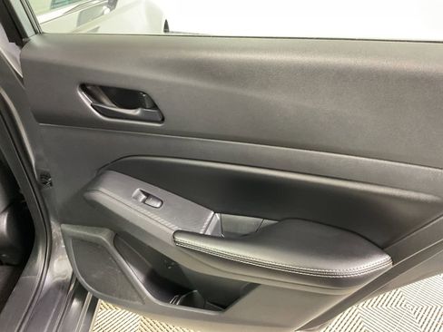 Used 2024 Nissan Altima 2.5 SV AWD/4WD image 21