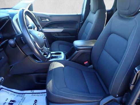 Used 2022 Chevrolet Colorado LT w/ Fleet Safety Package image 10