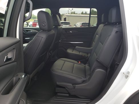 New 2026 Chevrolet Traverse LT w/ LPO, Floor Liner Package image 34
