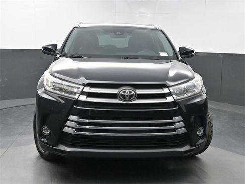 Used 2019 Toyota Highlander Limited image 42