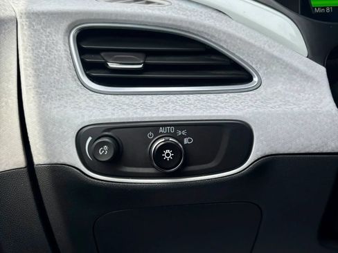 Used 2021 Chevrolet Bolt Premier w/ Infotainment Package FWD image 31