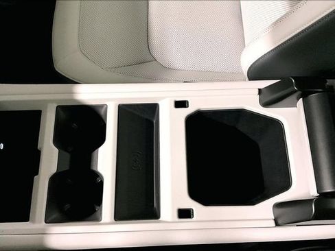 Certified 2025 Land Rover Defender 110 S image 11