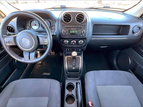 Used 2012 Jeep Patriot Latitude w/ Altitude Pkg image 14