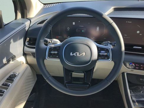 New 2026 Kia Carnival SX image 13