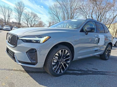 New 2026 Volvo XC60 T8 Ultra w/ Climate Package image 2