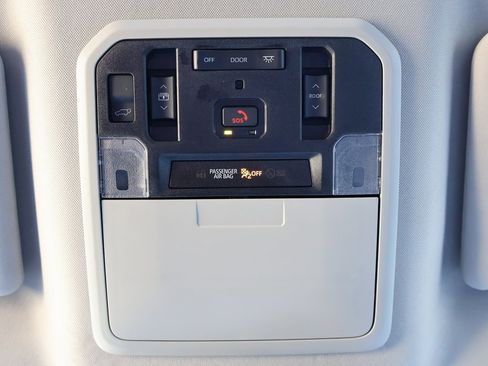 Used 2024 Toyota Sequoia Limited image 25