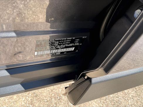 Used 2024 Toyota RAV4 XLE FWD image 37