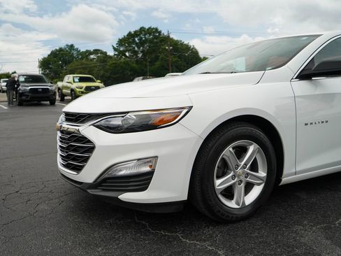 Used 2022 Chevrolet Malibu LS FWD image 16