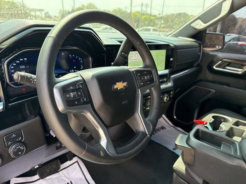 Used 2023 Chevrolet Silverado 1500 LT image 30
