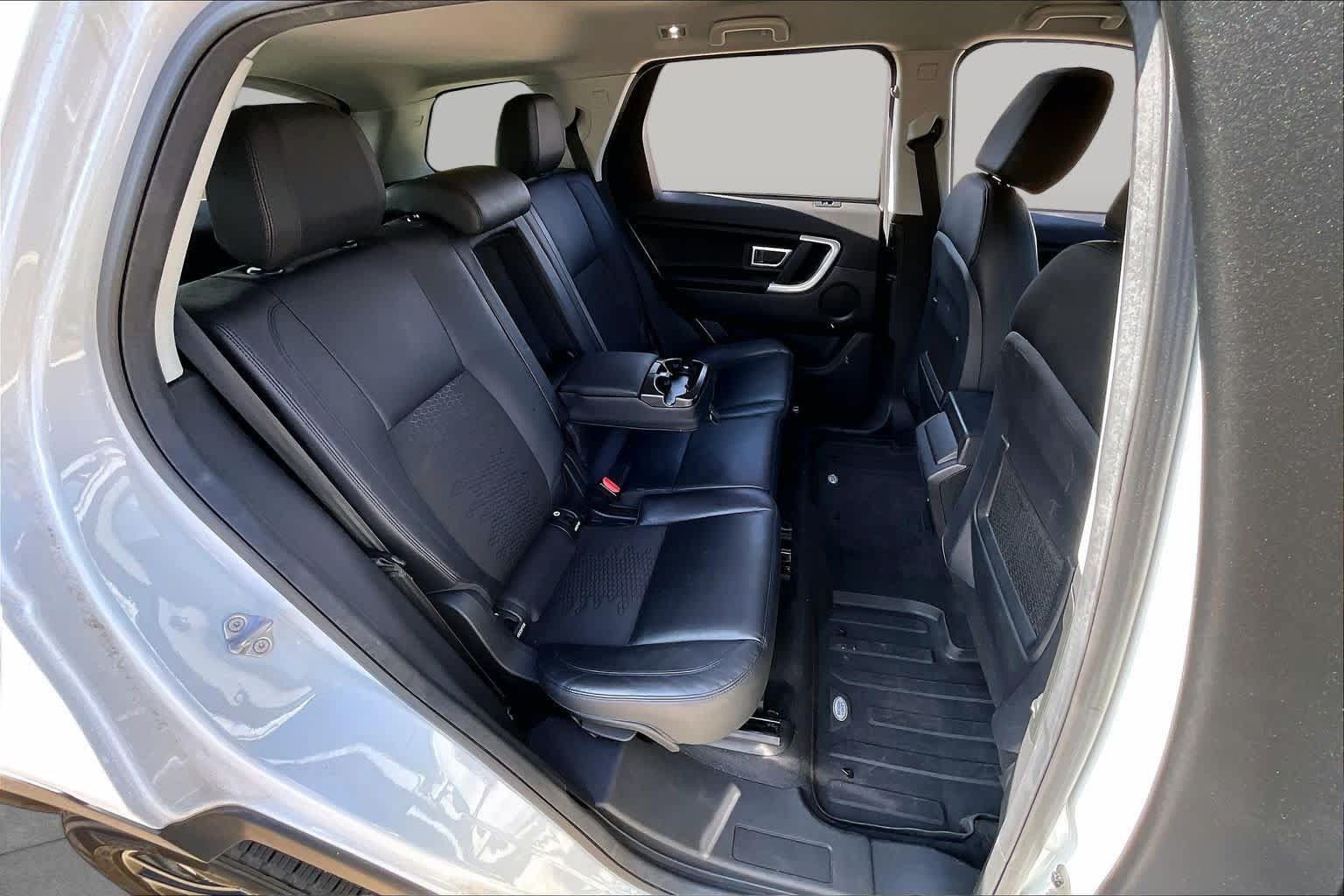 Used 2018 Land Rover Discovery Sport SE AWD/4WD image 17
