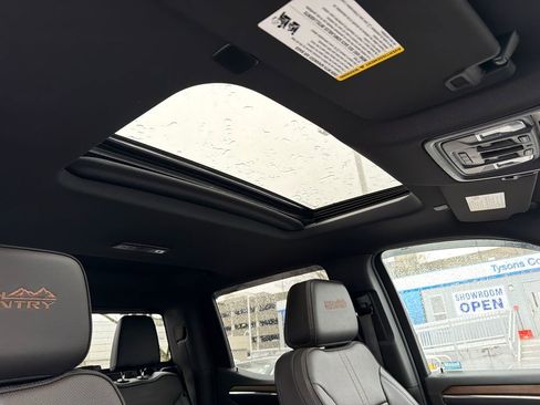 Used 2023 Chevrolet Silverado 1500 High Country image 14