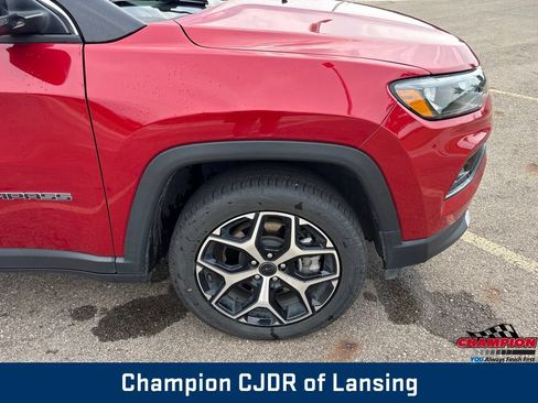 Used 2025 Jeep Compass Limited AWD/4WD image 36