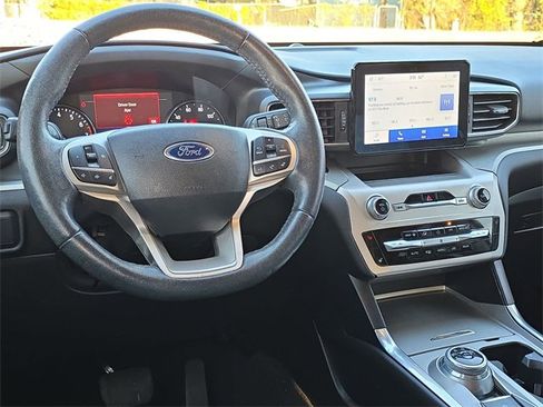 Used 2022 Ford Explorer XLT w/ Equipment Group 202A image 14