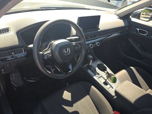 Used 2023 Honda Civic LX image 9