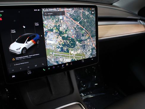 Used 2023 Tesla Model Y Long Range AWD/4WD image 45