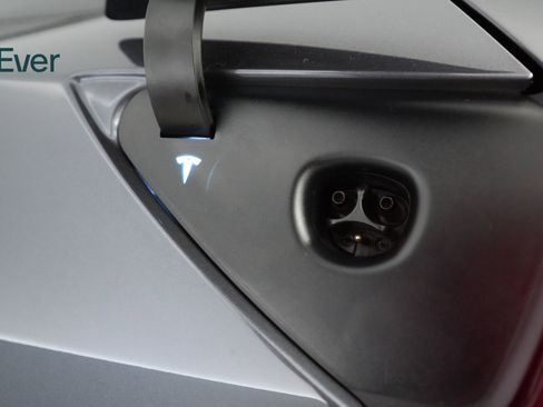 Used 2022 Tesla Model Y Performance AWD/4WD image 10