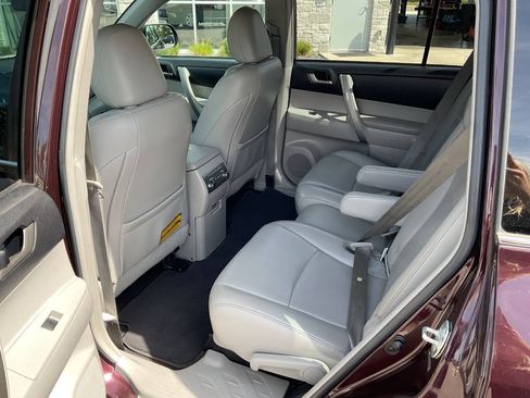 Used 2013 Toyota Highlander SE AWD/4WD image 28